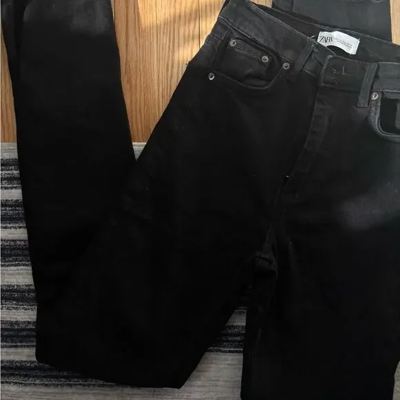 Zara Black Skinny Jeans for Women - Picture 2 of 5